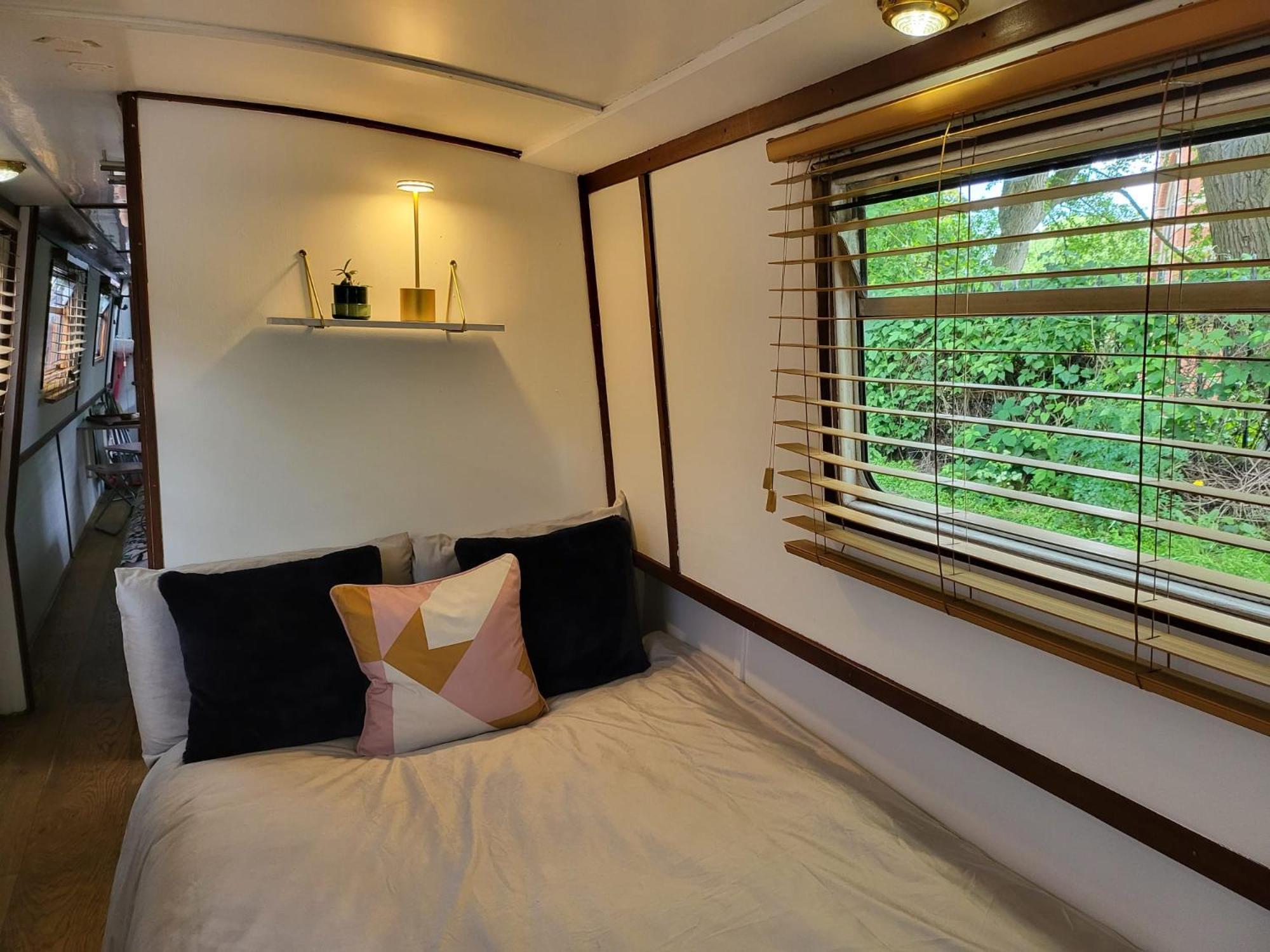 Lovely Canal Boat In Little Venice For Family & Friends London Eksteriør billede