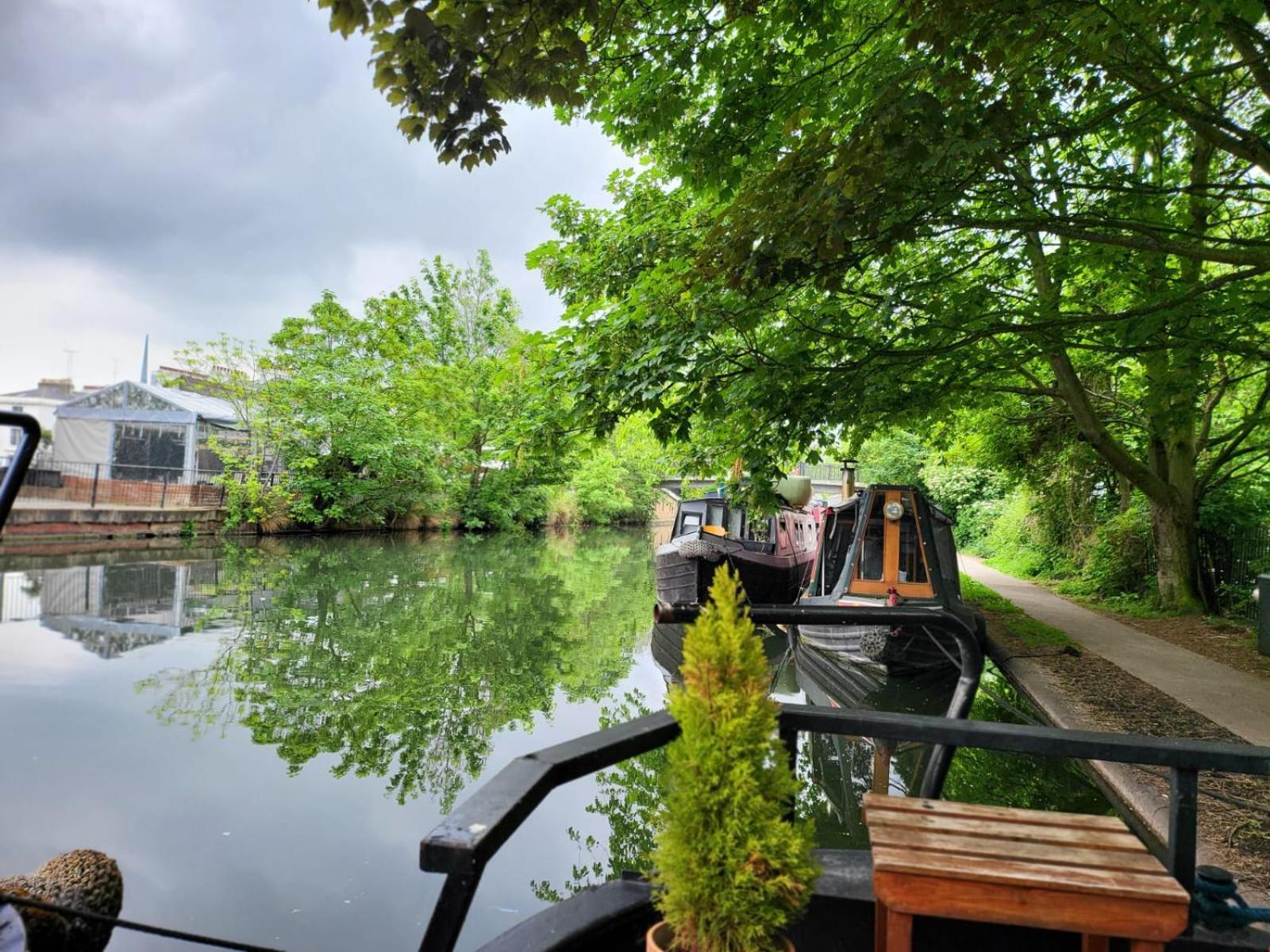 Lovely Canal Boat In Little Venice For Family & Friends London Eksteriør billede